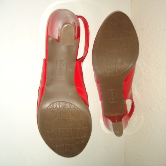 Bella-Vita Women's Varnishing Red Sandals Heel Size-8.5 - Picture 11 of 12